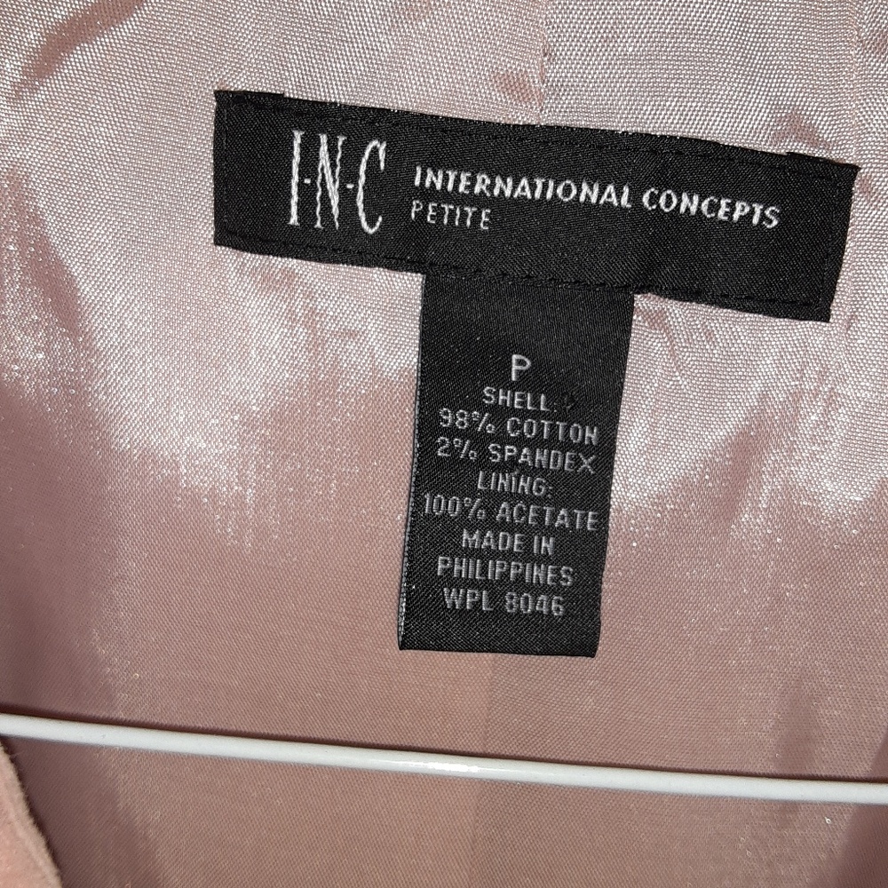 Cute, cropped pink blazer. I*N*C*. Size P. 1st Q. - Picture 3 of 3